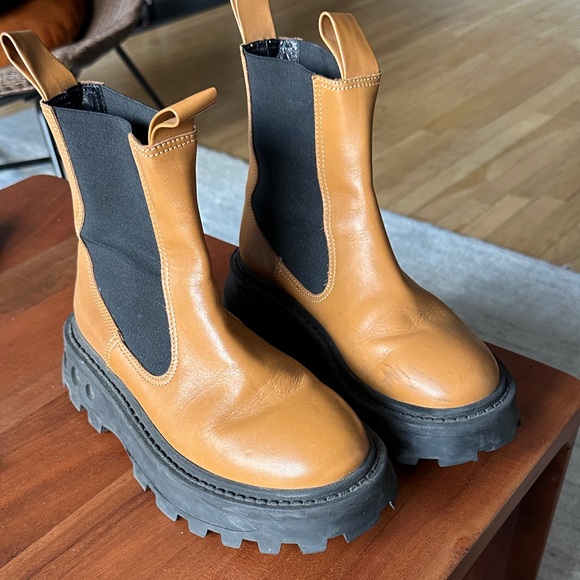 Simon Miller F147 Scrambler Boots - Picture 2 of 7